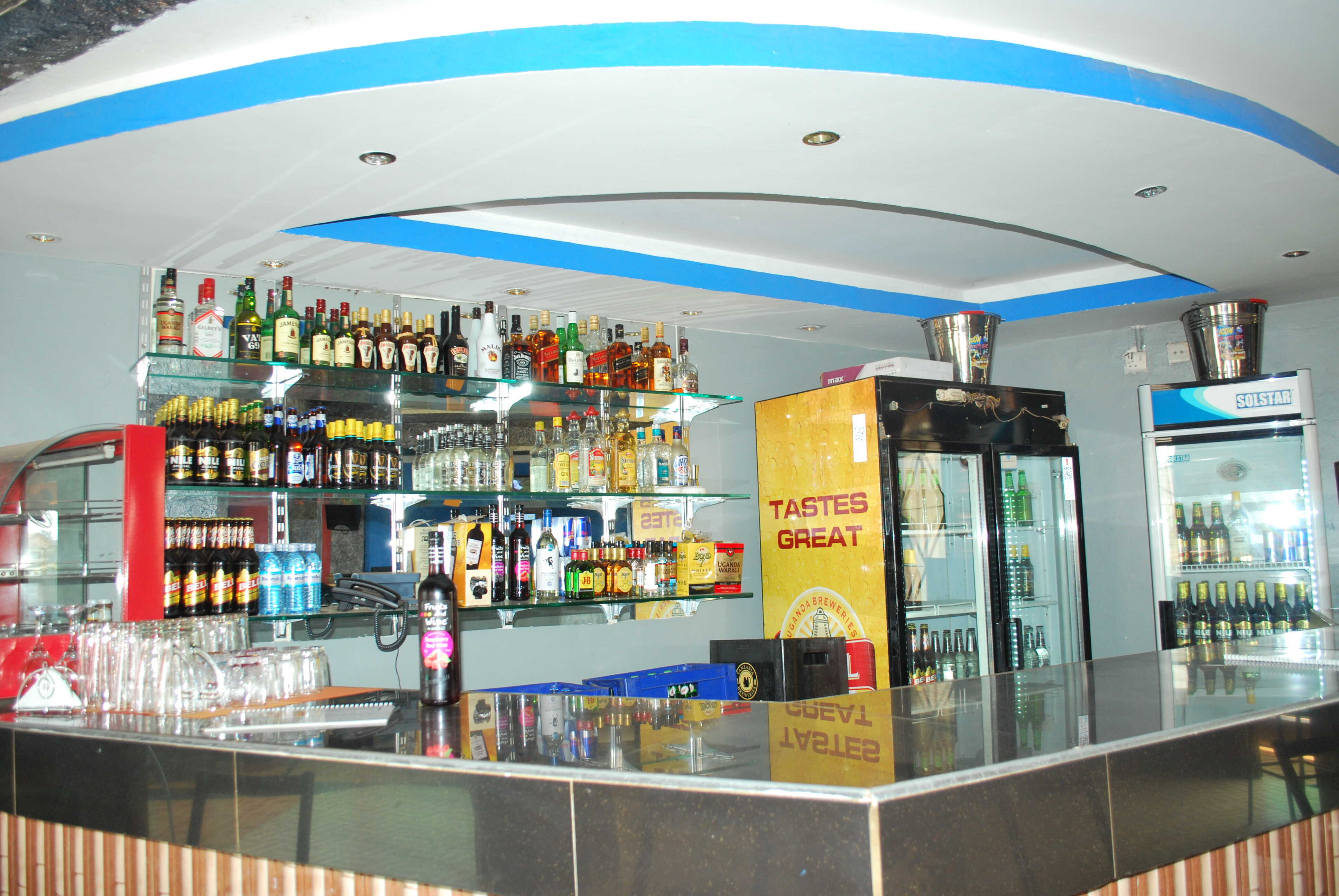 24/7 Bar